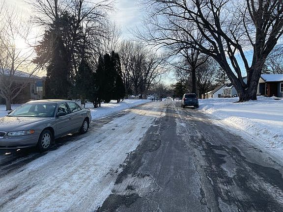 4th image of 2736 3rd Ave E
