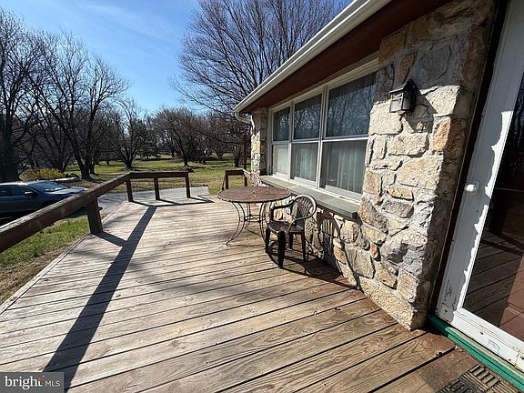 5th image of 283 Kelton Rd