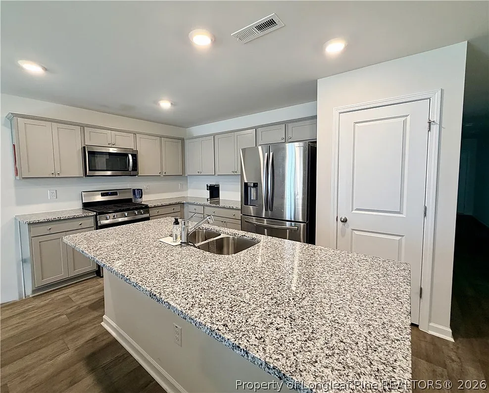 4 bed, 2.0 bath, 1481 sqft, $2,130 — Photo 4