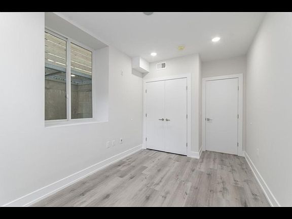 4th image of 2155 N Darien St