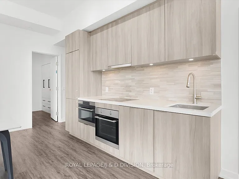 158 Front St E #1018 — Photo 9