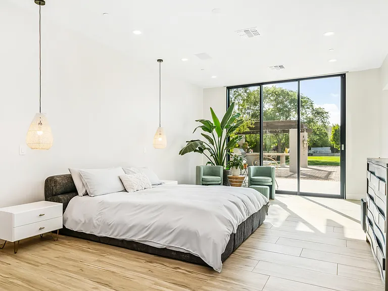 7417 E Paradise Dr — Photo 31