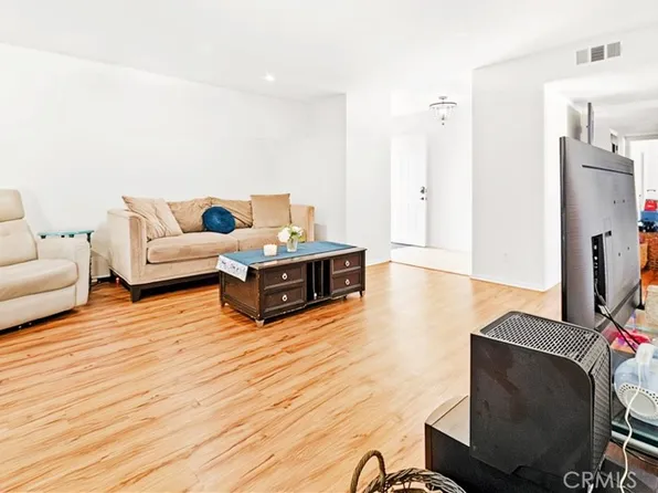 3939 N Virginia Rd Unit 312, Long Beach, CA 90807