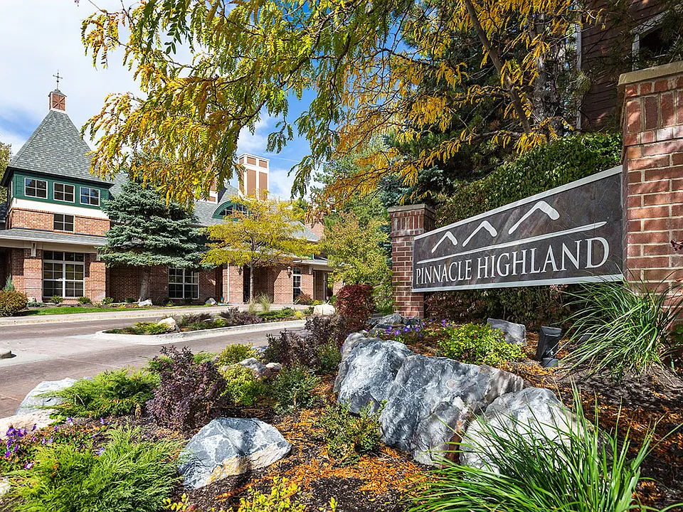 Pinnacle Highland Apartments