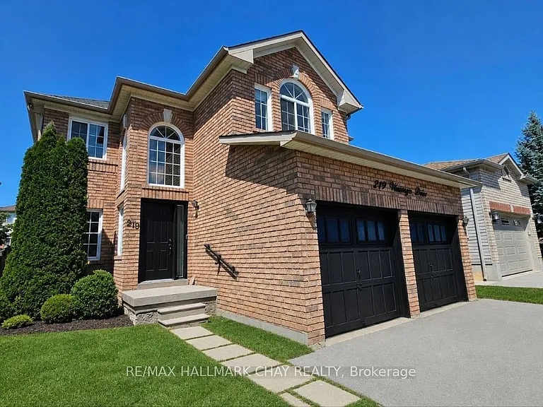 219 Wessenger Dr — Photo 2