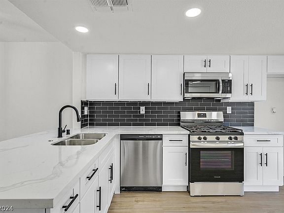 3rd image of 6512 Ironbark Ln #0