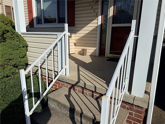 5th image of 1304 5th Ave