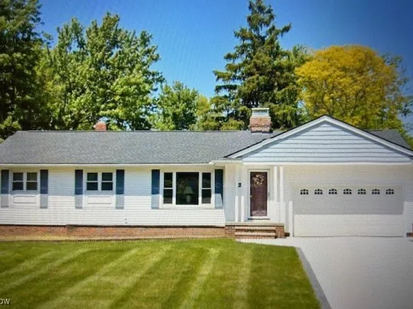 4245 Diana Dr, Broadview Heights, OH 44147