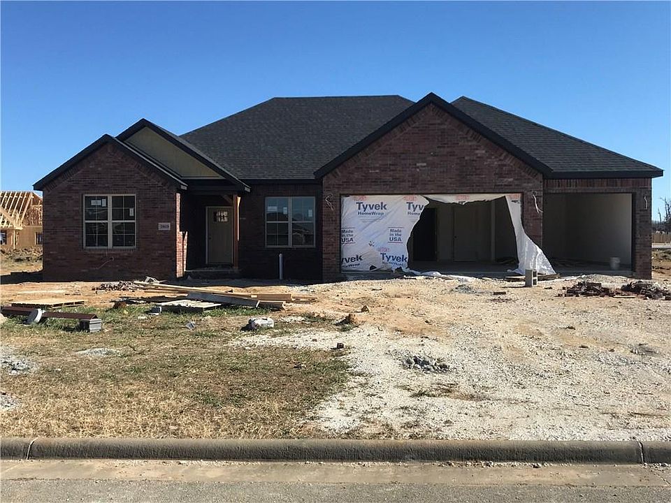 2nd image of 18418 Phelps Cir