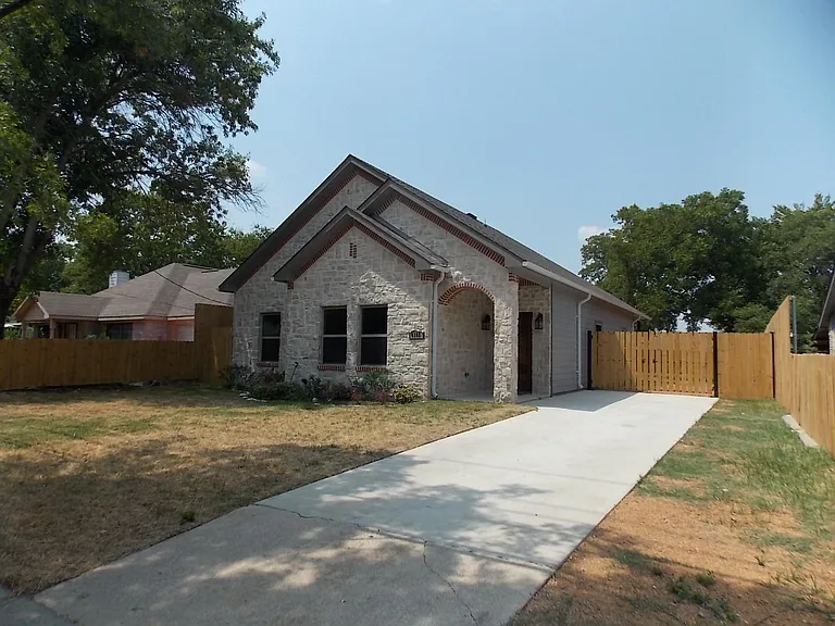 4107 Canada Dr — Photo 1