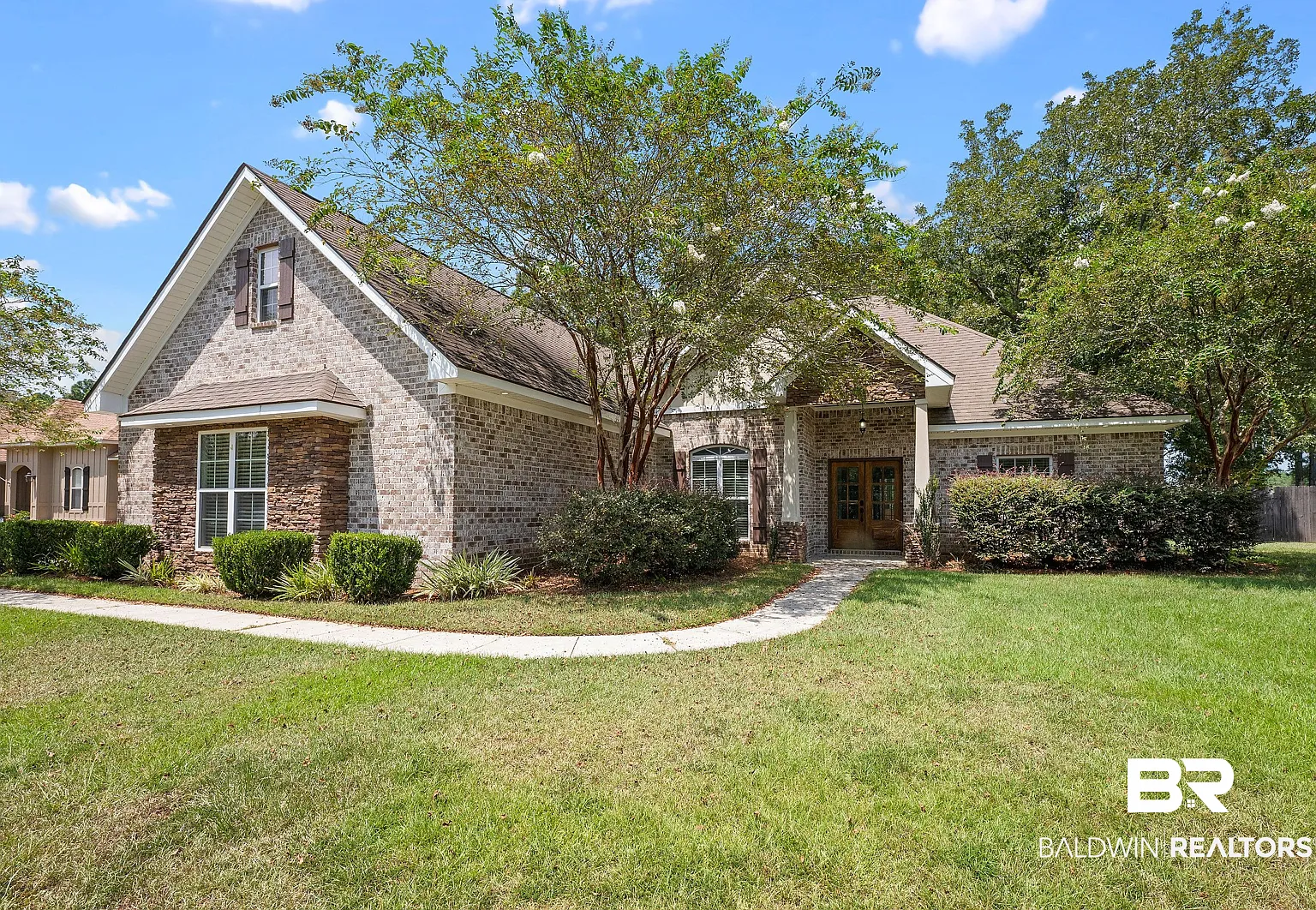 4 bed, 3.0 bath, 2594 sqft, $2,800 — Photo 1