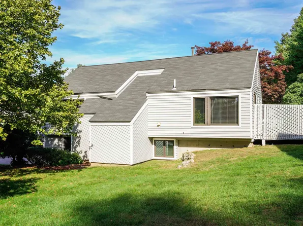 22 Landsdown Drive, Nashua, NH 03062