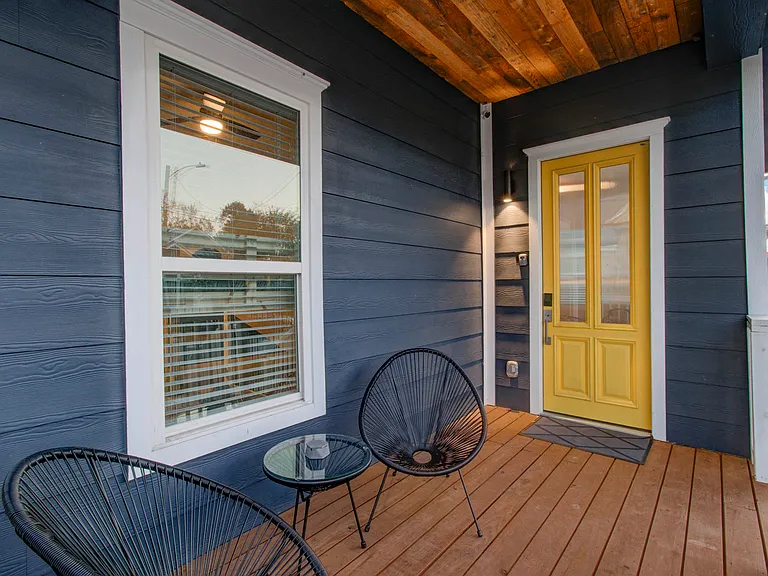 410 James St — Photo 36