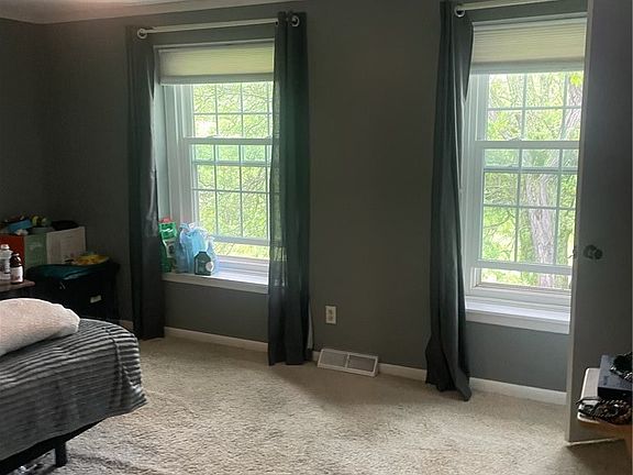 5th image of 100 Carriage Dr APT 7