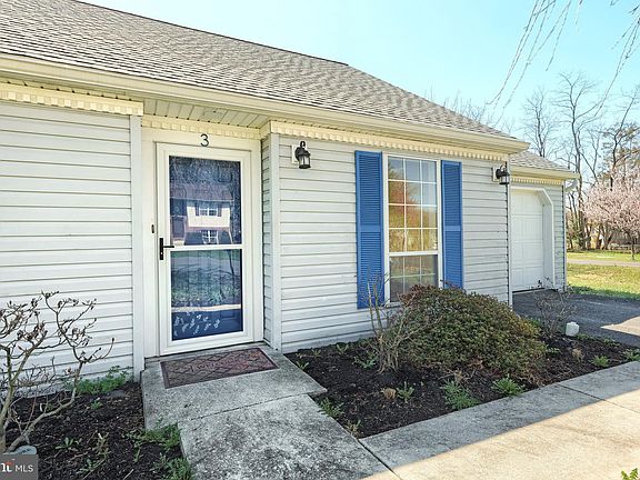 3rd image of 3 Stillwater Cir