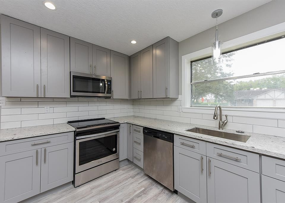 1st image of 5122 Shady Oaks Ln