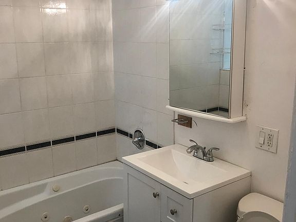 5th image of 3739 W Eastwood Chicago Il #1
