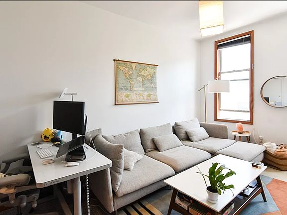 5th image of 214 N 6th St APT 4L