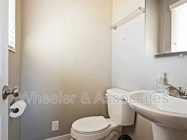 482 E 8180 S — Photo 9