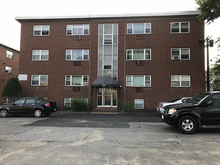 225 Baker St #44 — Photo 3