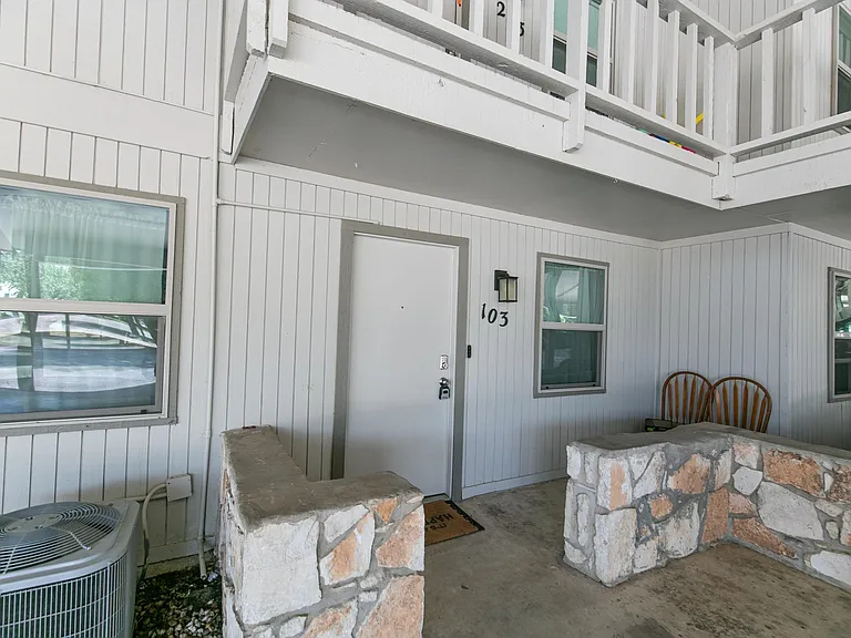 104 Cove E #103 — Photo 2