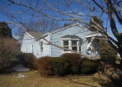 2nd image of 23 Pearl St