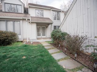 3973 Acorn Ridge Ct, Fairfax, VA 22033