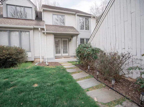 3973 Acorn Ridge Ct, Fairfax, VA 22033