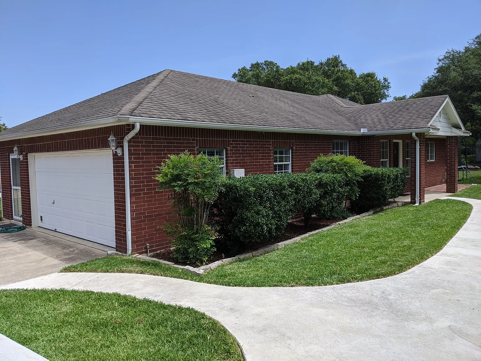 3 bed, 2.5 bath, 1450 sqft, $1,800 — Photo 2