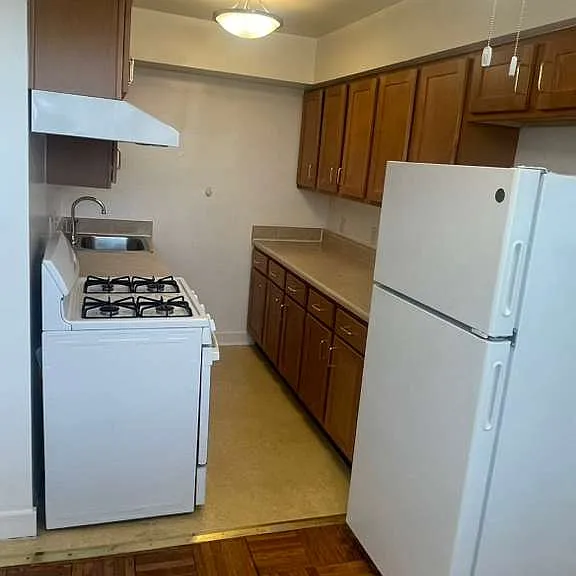 931 Longfellow St NW #201 — Photo 5