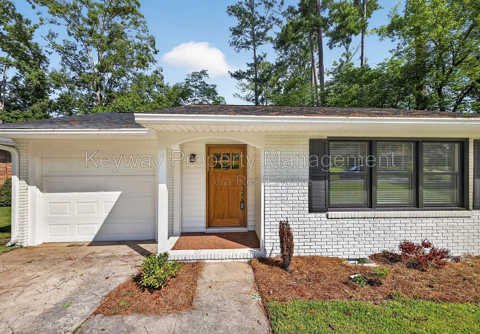 3 bed, 2.0 bath, 1394 sqft, $2,199 — Photo 3