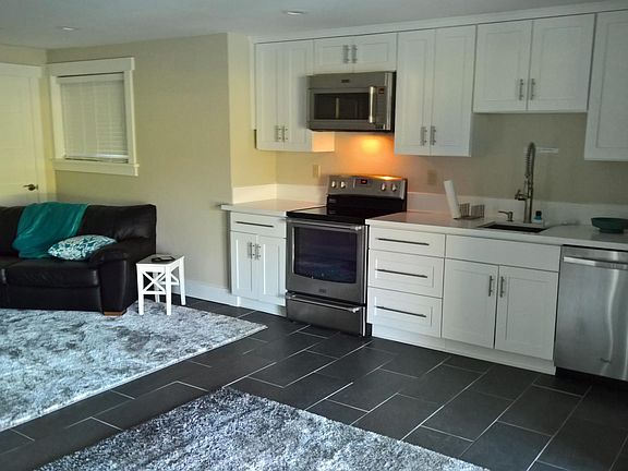 Full kitchen