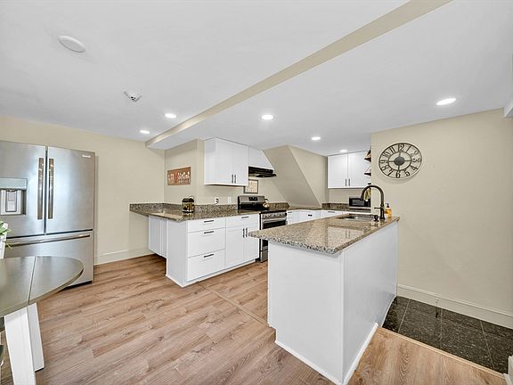 2nd image of 1401 Great Pond Rd APT 3