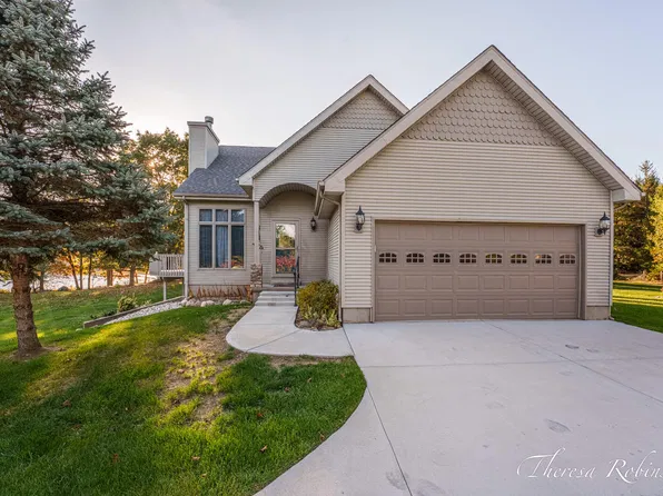 11475 Sandy Bottom Rd NE, Rockford, MI 49341