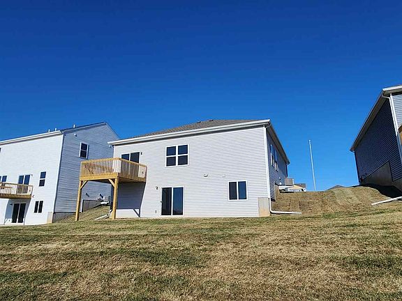 2nd image of 607 E Goldfinch Dr