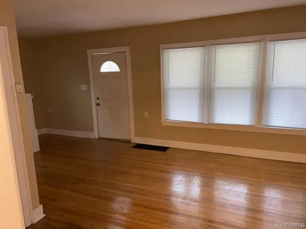 9408 Cheyenne St, Detroit, MI 48228