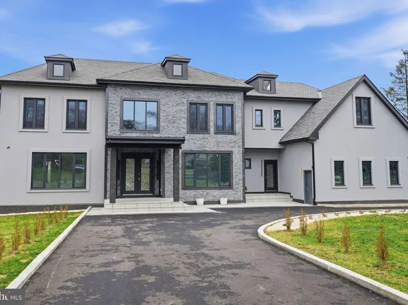 1047 Welsh Rd, Huntingdon Valley, PA 19006