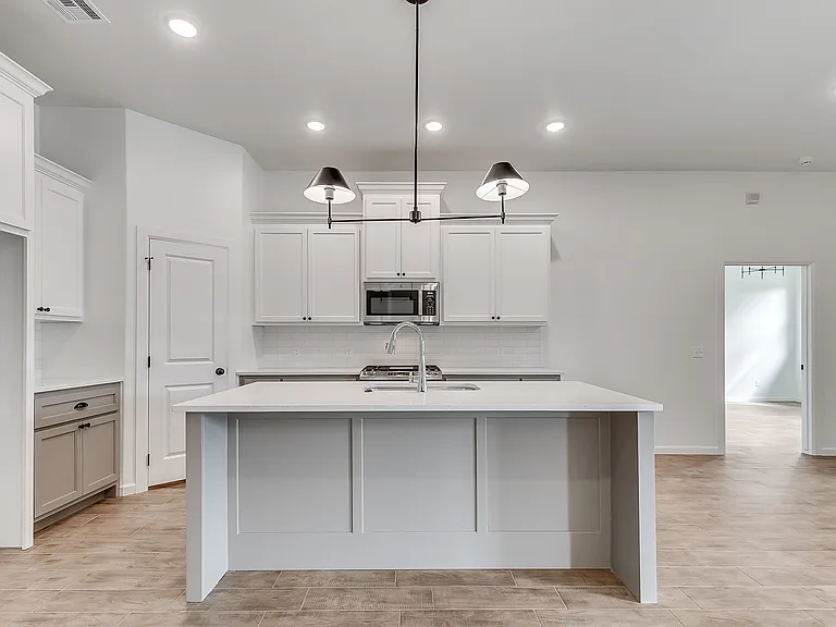 2600 Woods Edge Dr — Photo 6