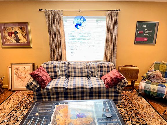 5th image of 3721 Watson Rd