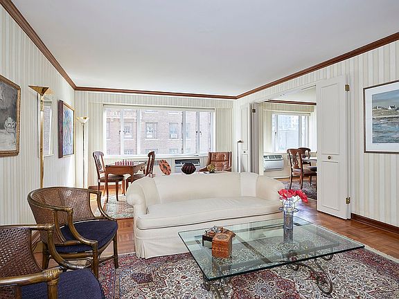 2nd image of 140 E 72nd St APT 7C