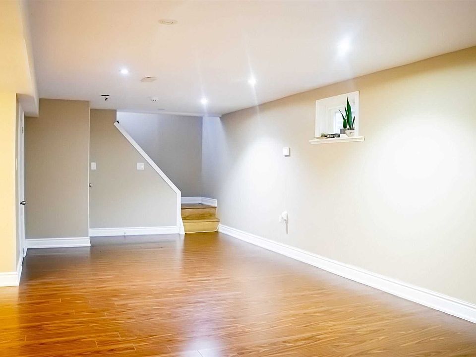 2nd image of 29 Earnscliffe Cir #Basement
