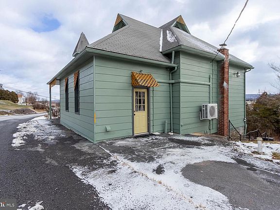 5th image of 1070 Valley View Rd