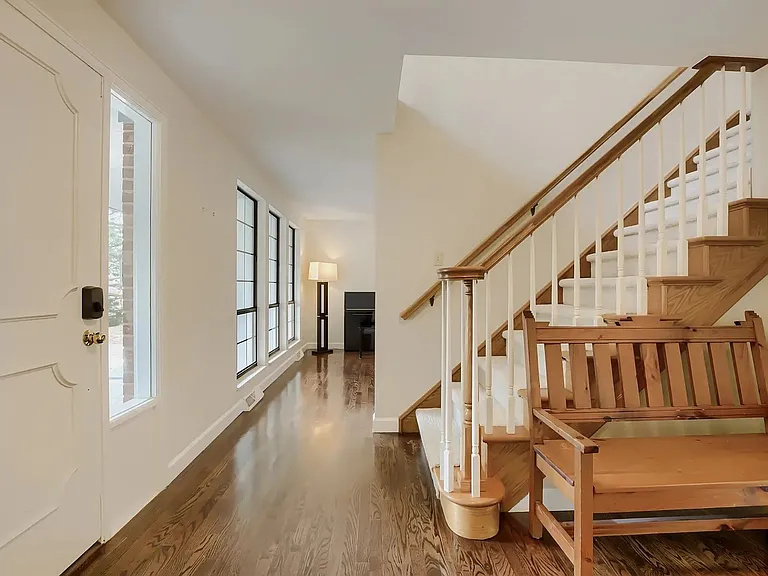 4556 Apple Way — Photo 2