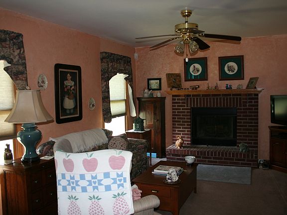 2nd image of 1143 Mary Jane Ln