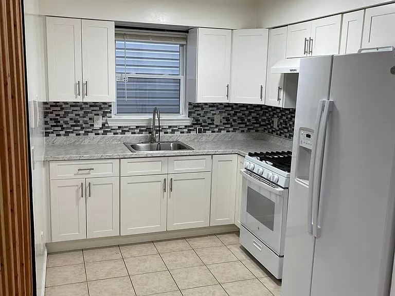 1089 Magnolia Ave — Photo 5