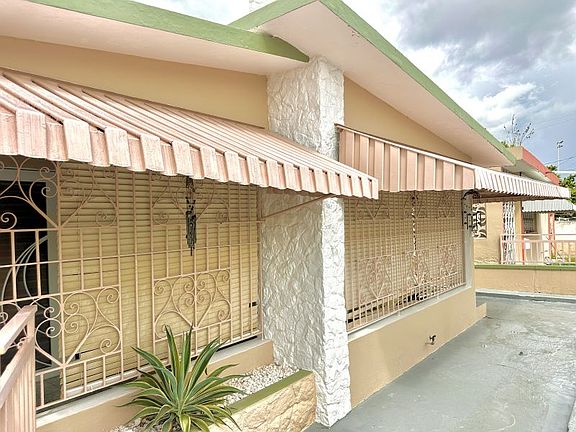 3rd image of Reparto Metropolitano 953 Calle 25 SE