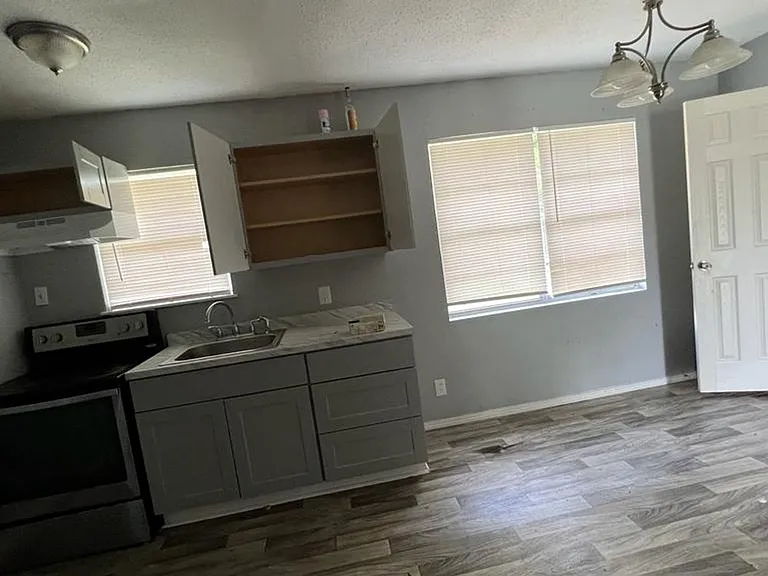 3662 Hemlock Ln — Photo 6