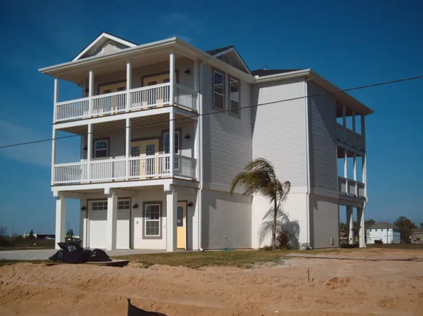 710 93rd St, Galveston, TX 77554