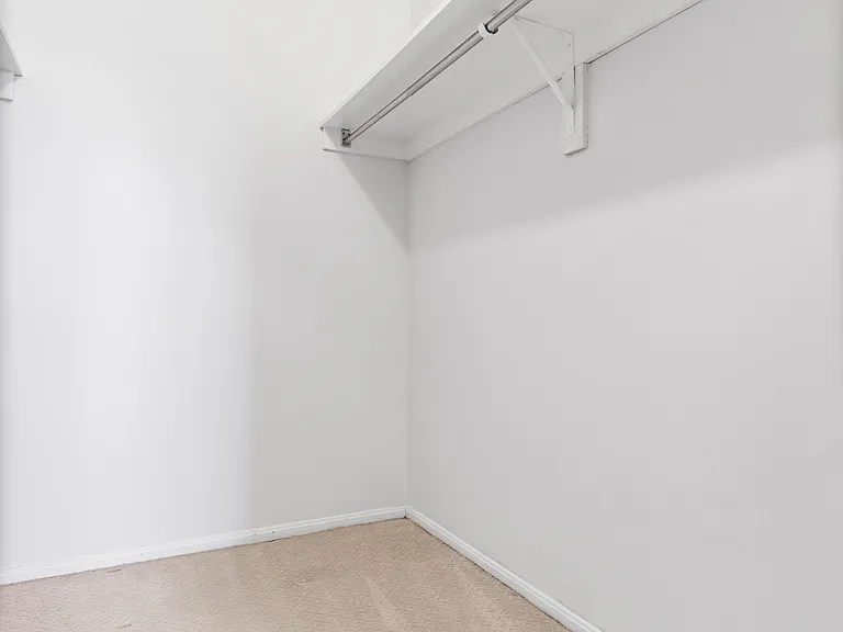 8370 Greensboro Dr #1004 — Photo 21