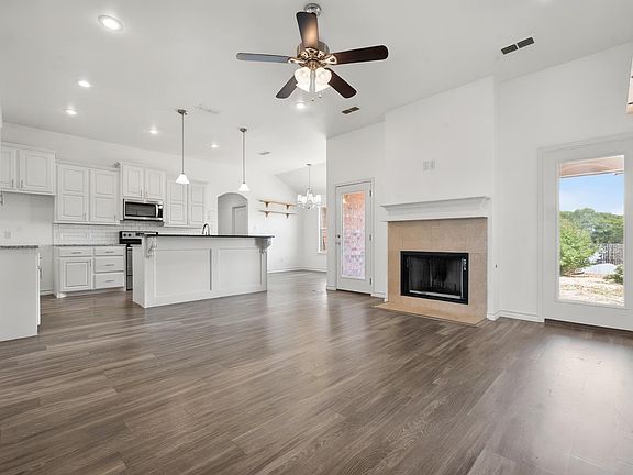 4th image of 1102 Buffalo Ct